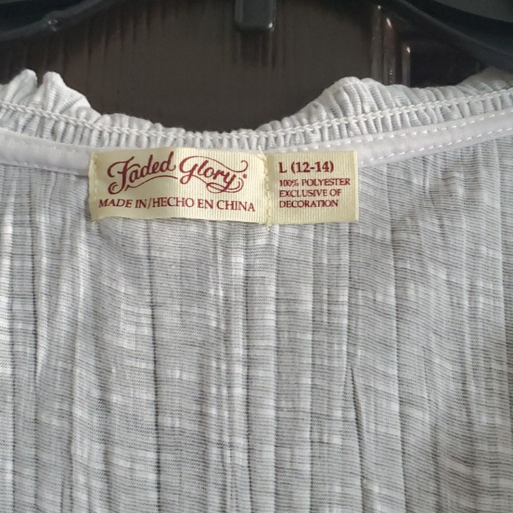 Faded Glory white top - Picture 3 of 4